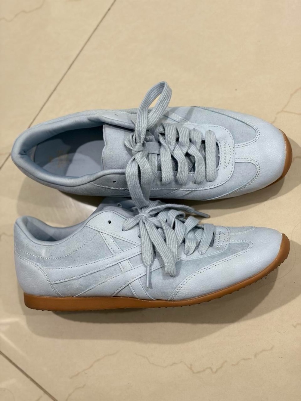 Light Blue Women’s Retro Runner Sneakers